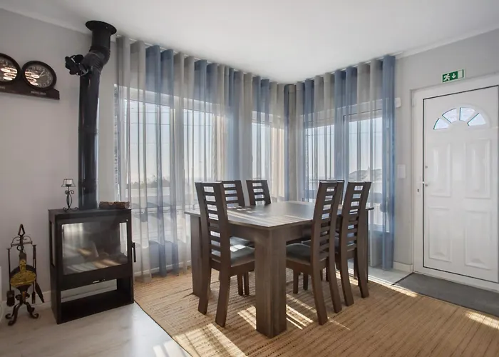 Azul And Sun * Silveira (Lisbon)