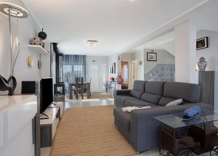 Azul And Sun Villa Silveira (Lisbon)