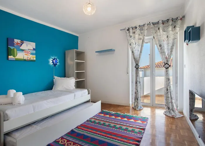 Azul And Sun * Silveira (Lisbon)